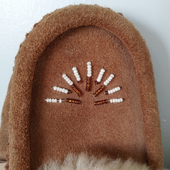 Laurentian Chief Suede Leather Sheepskin Fur Moccasins Beaded Size 6 / 6.5 - Picture 7 of 15